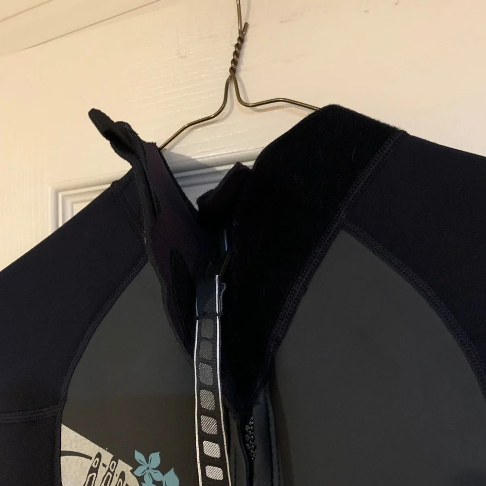 Body Glove Women’s Black/Gray Wet Suit sz 9/10